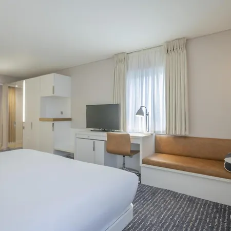 Ξενοδοχείο The Morrison Dublin, Curio Collection By Hilton 5*