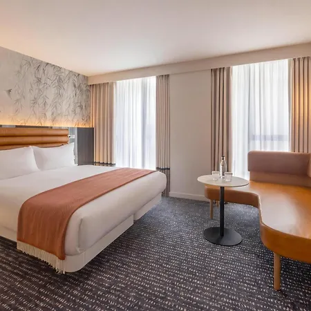 The Morrison Dublin, Curio Collection By Hilton 5*