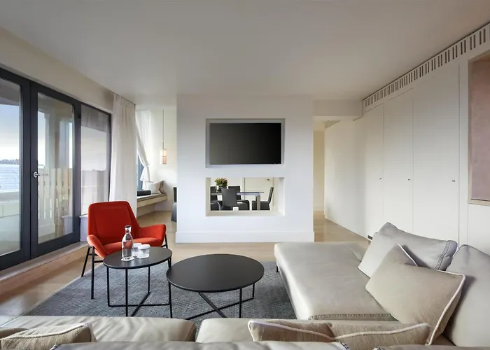 מלון The Morrison Dublin, Curio Collection By Hilton דבלין