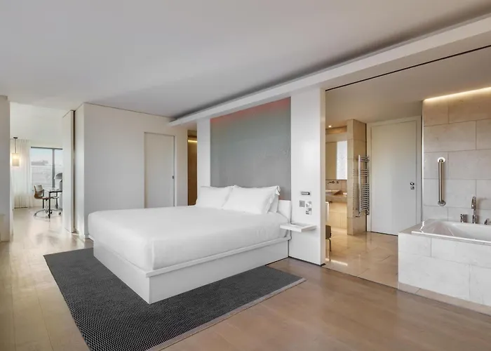 The Morrison Dublin, Curio Collection By Hilton מלון 5*