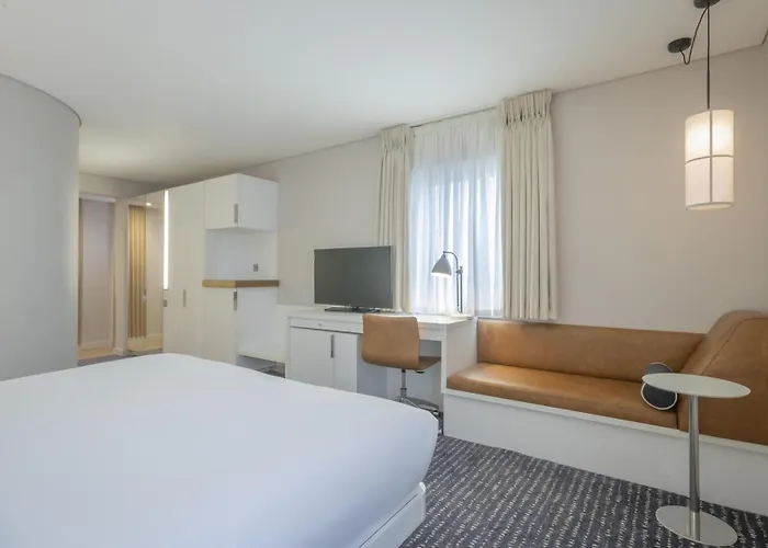 Отель The Morrison Dublin, Curio Collection By Hilton 5*