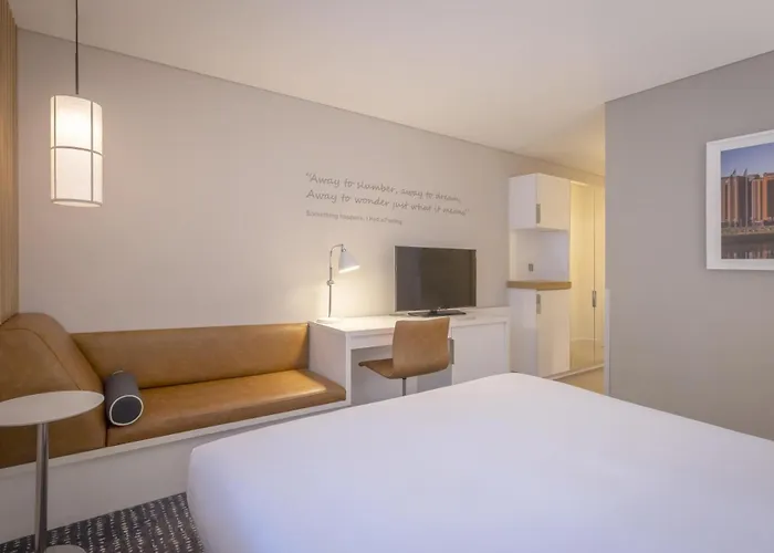 The Morrison Dublin, Curio Collection By Hilton מלון